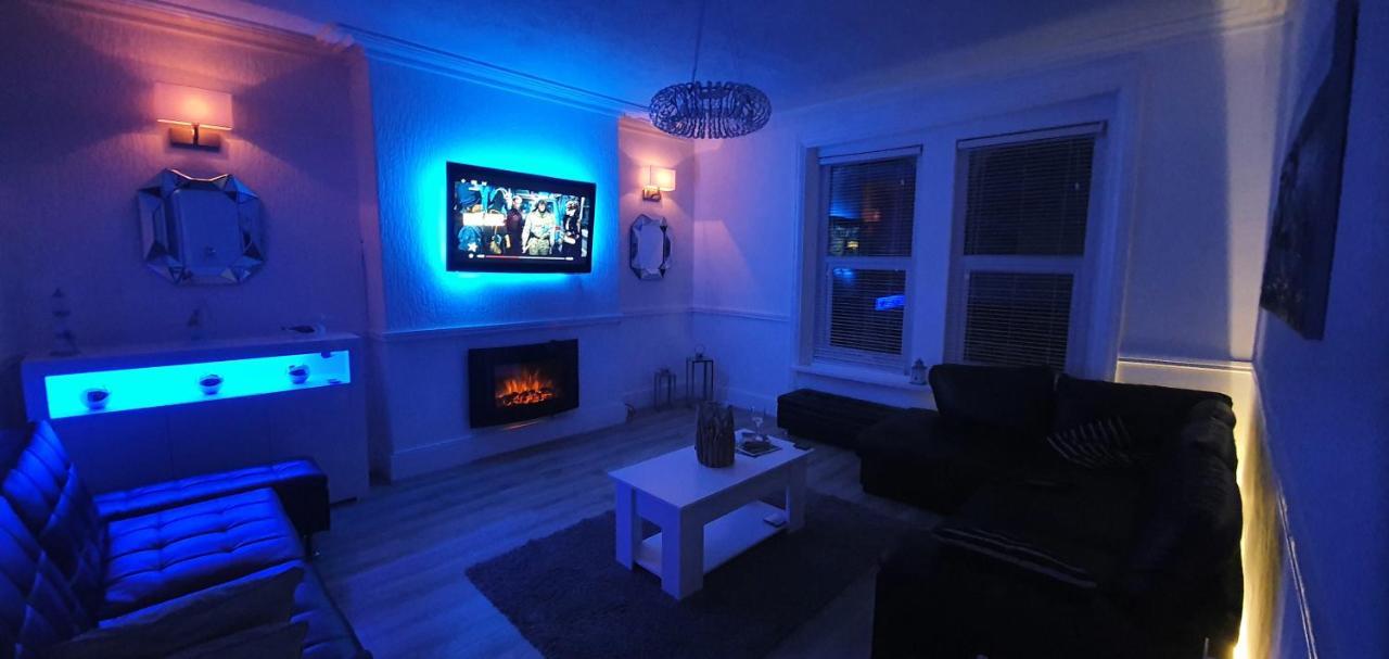 Harbour View Apartment Rhôs-on-Sea Exterior foto