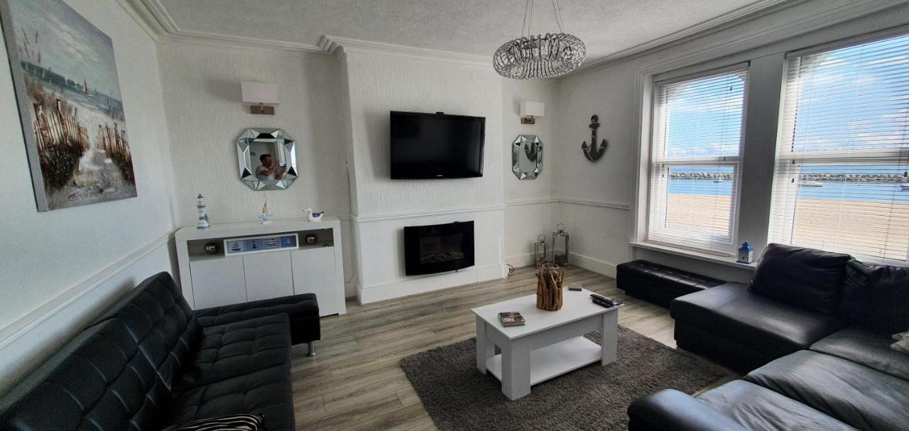 Harbour View Apartment Rhôs-on-Sea Exterior foto