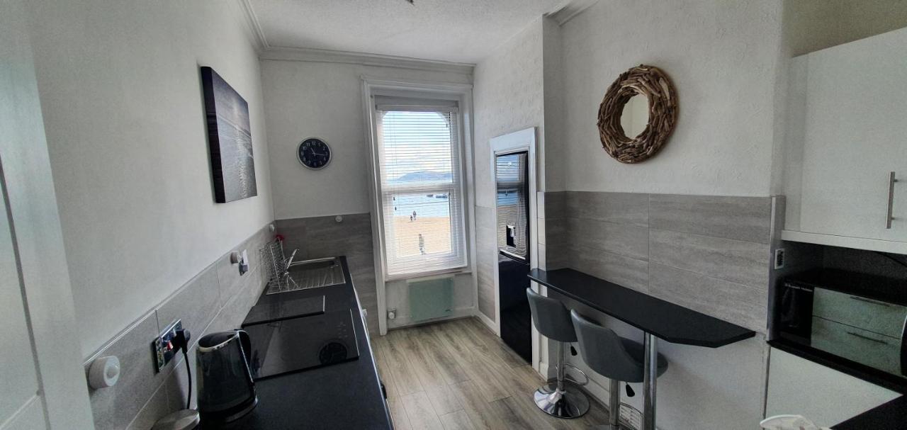 Harbour View Apartment Rhôs-on-Sea Exterior foto