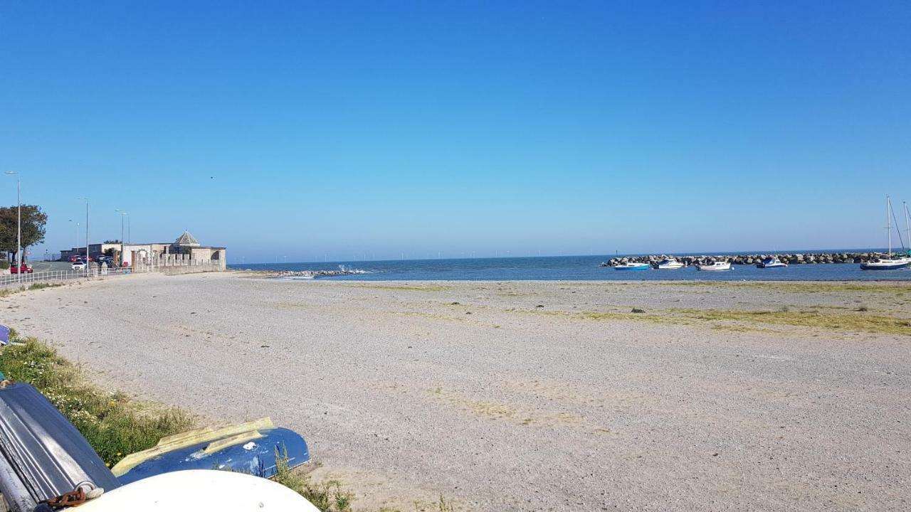 Harbour View Apartment Rhôs-on-Sea Exterior foto
