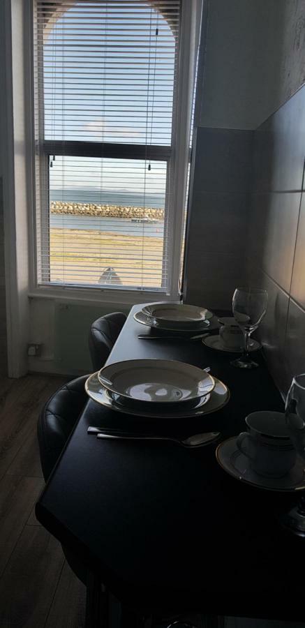 Harbour View Apartment Rhôs-on-Sea Exterior foto