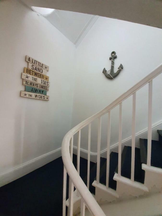 Harbour View Apartment Rhôs-on-Sea Exterior foto