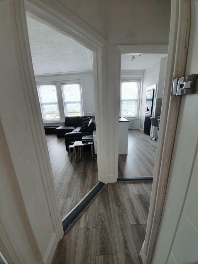 Harbour View Apartment Rhôs-on-Sea Exterior foto